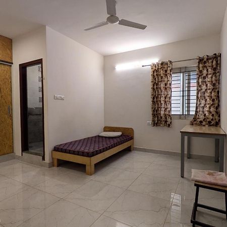 Hostel Ashraya Bangalore Exterior foto